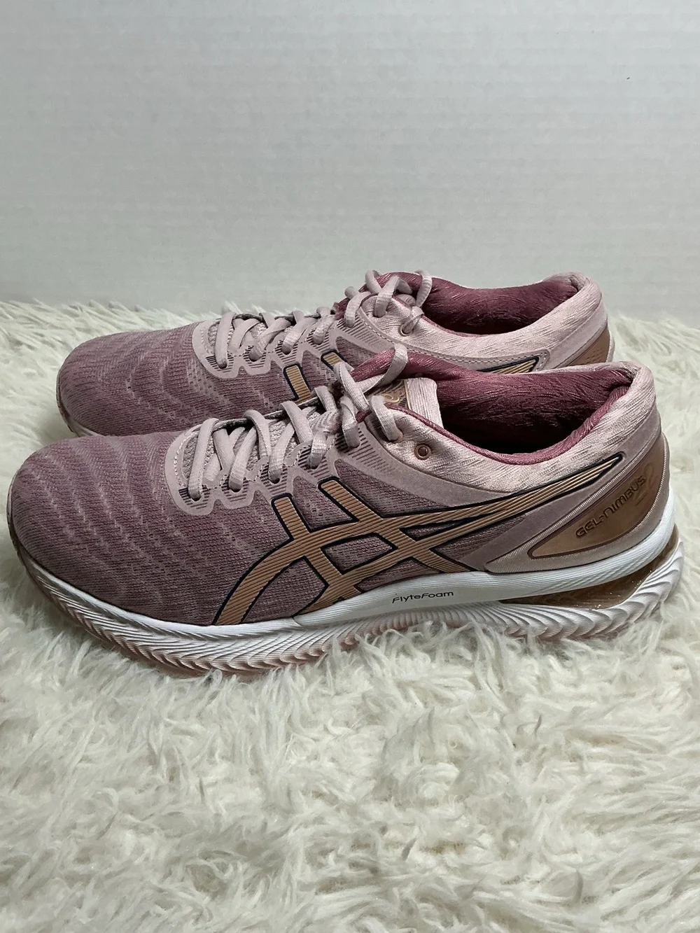 ASICS Gel Nimbus 22 Rose Gold Watershed Running Shoes Women 8.5 1012A587 EUC